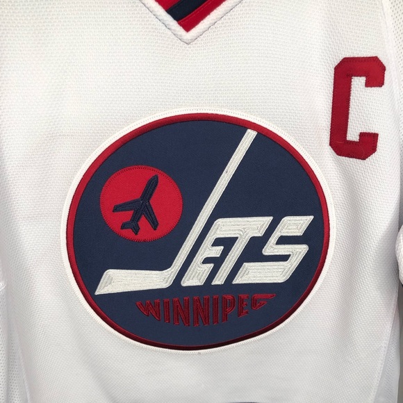 Reebok Womens NHL Jets Heritage Classic Blake Wheeler#26 Captain Jersey … - Picture 2 of 6
